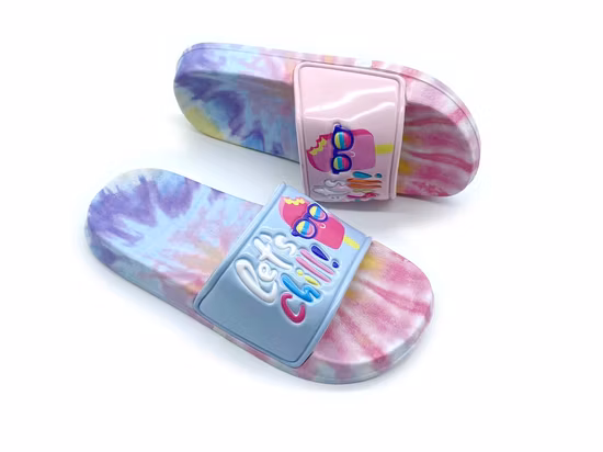 2022 Nueva colección de zapatillas baratas para niños con parte superior de PU personalizada